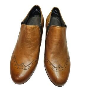 Munro W's Work Brown Leather 7W. Bootie. Round toes. Block heel. Support. Career